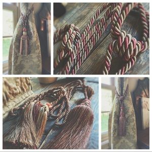 Set of 2 Ornate Chunky Decorative Tassels Furniture Ornaments Rustic Home Decor